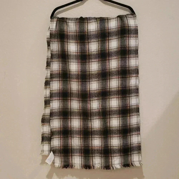 GAP Plaid Scarf - Picture 1 of 4